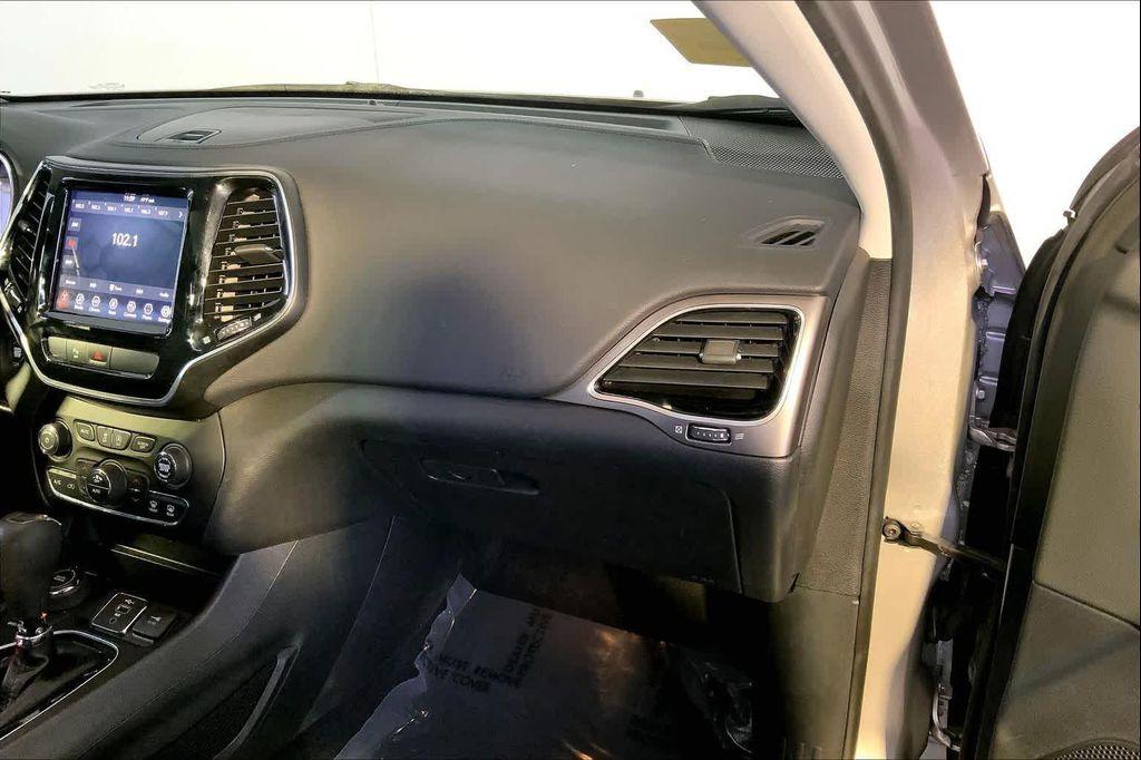 used 2019 Jeep Cherokee car, priced at $18,596