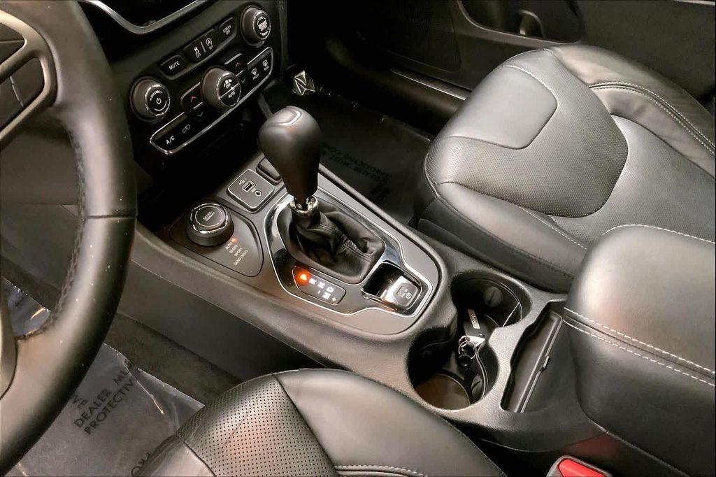 used 2019 Jeep Cherokee car, priced at $18,596