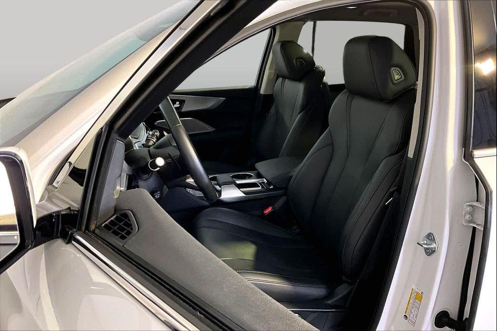 used 2024 Acura MDX car, priced at $37,503