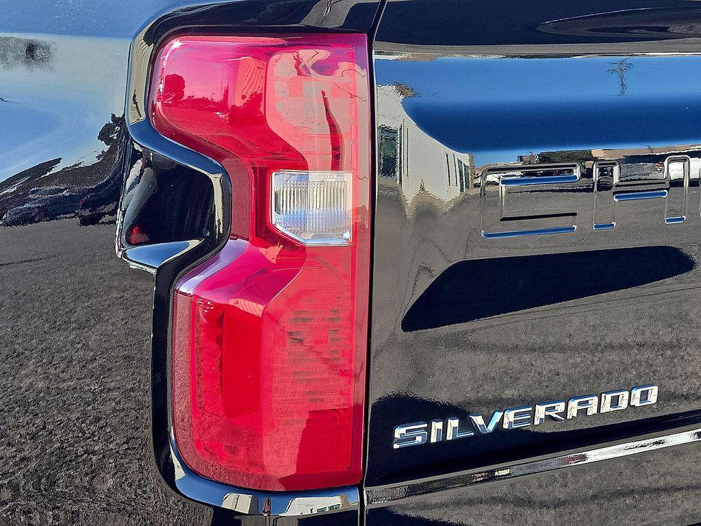 used 2025 Chevrolet Silverado 1500 car, priced at $39,888