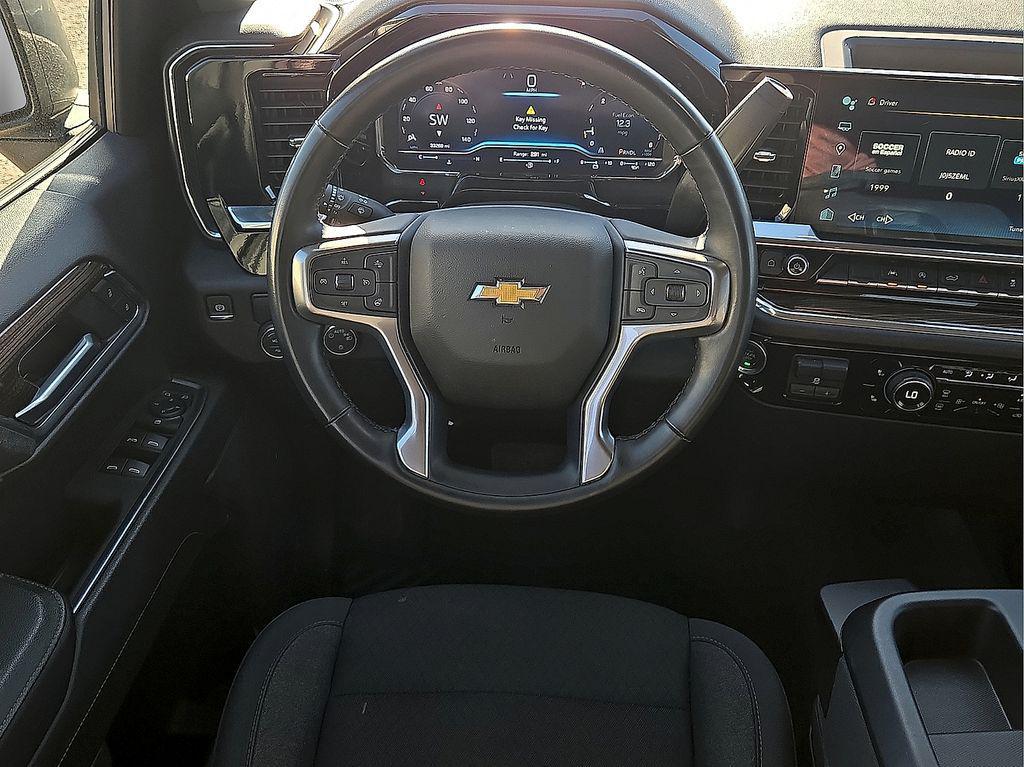 used 2025 Chevrolet Silverado 1500 car, priced at $39,888