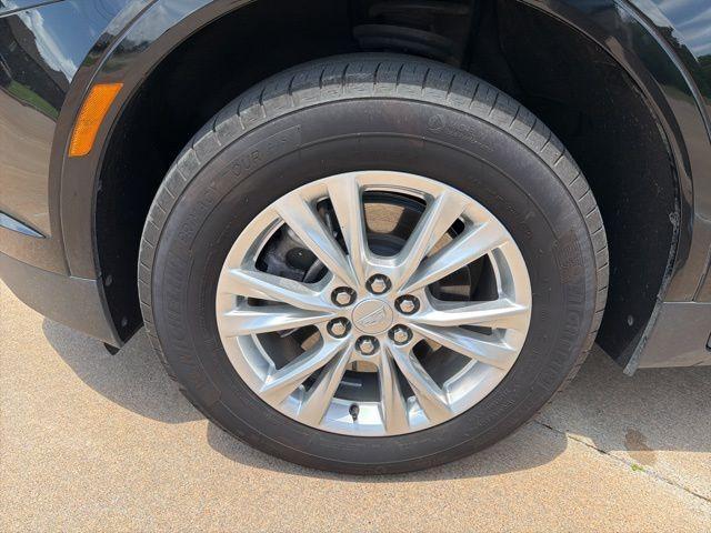 used 2024 Cadillac XT5 car, priced at $30,000