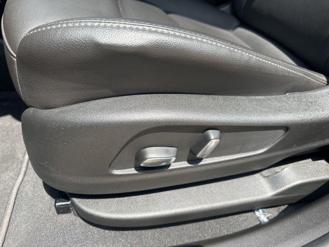 used 2024 Cadillac XT5 car, priced at $31,448