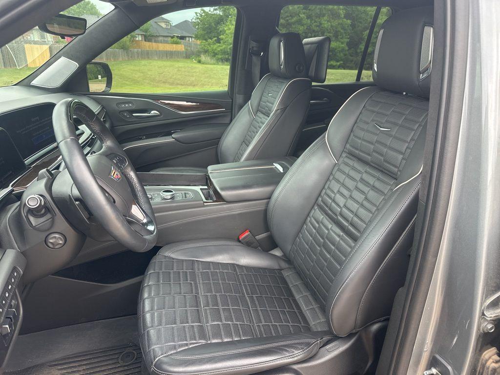used 2023 Cadillac Escalade car, priced at $70,934