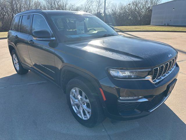 used 2024 Jeep Grand Cherokee car, priced at $33,000