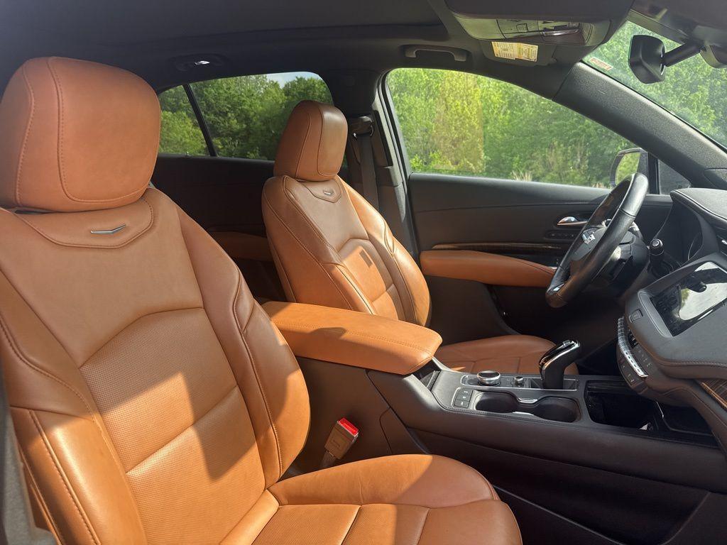 used 2023 Cadillac XT4 car, priced at $29,490