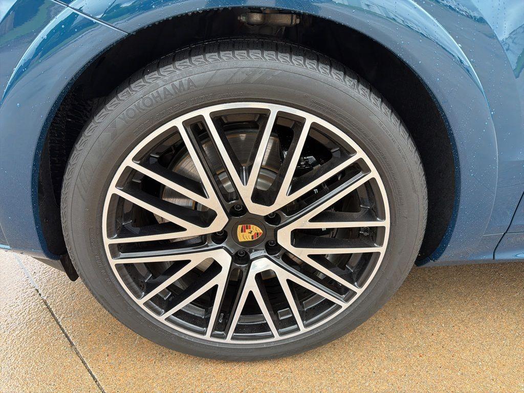 used 2024 Porsche Cayenne car, priced at $94,557