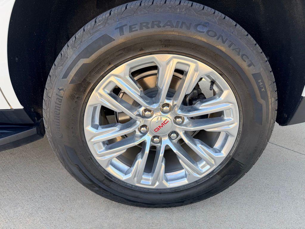 used 2023 GMC Yukon car, priced at $52,274
