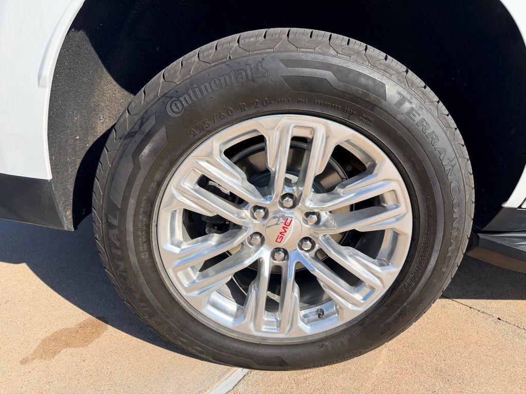 used 2023 GMC Yukon car, priced at $52,274
