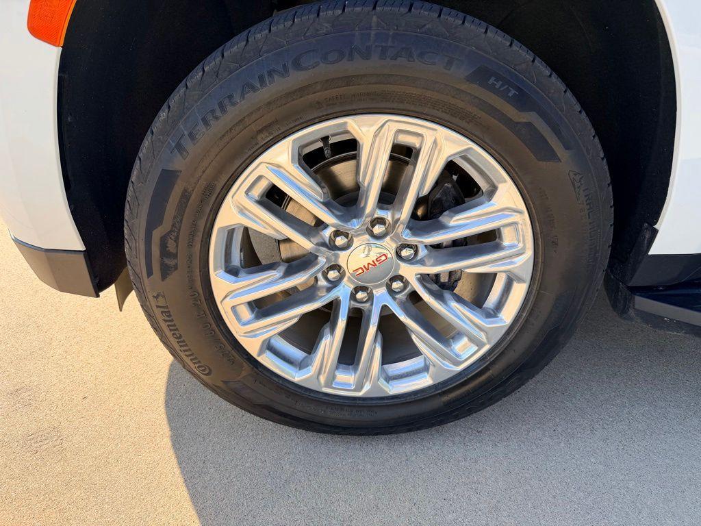 used 2023 GMC Yukon car, priced at $52,274