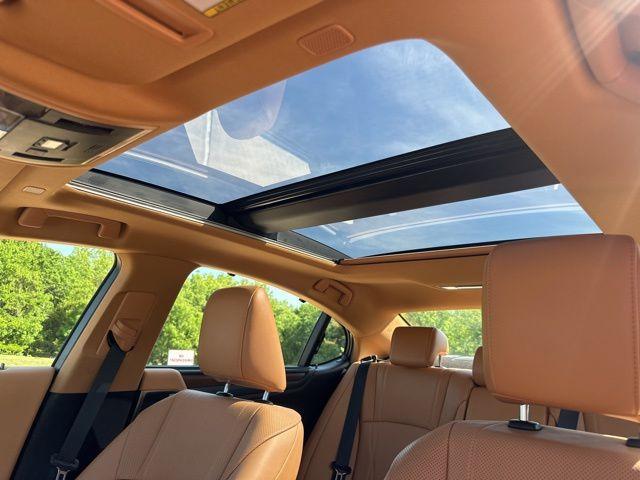 used 2022 Lexus ES 350 car, priced at $38,800