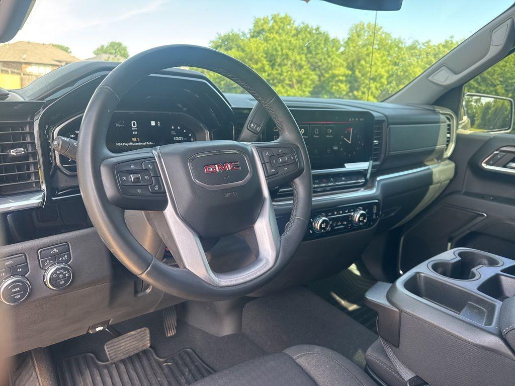 used 2024 GMC Sierra 1500 car, priced at $40,609
