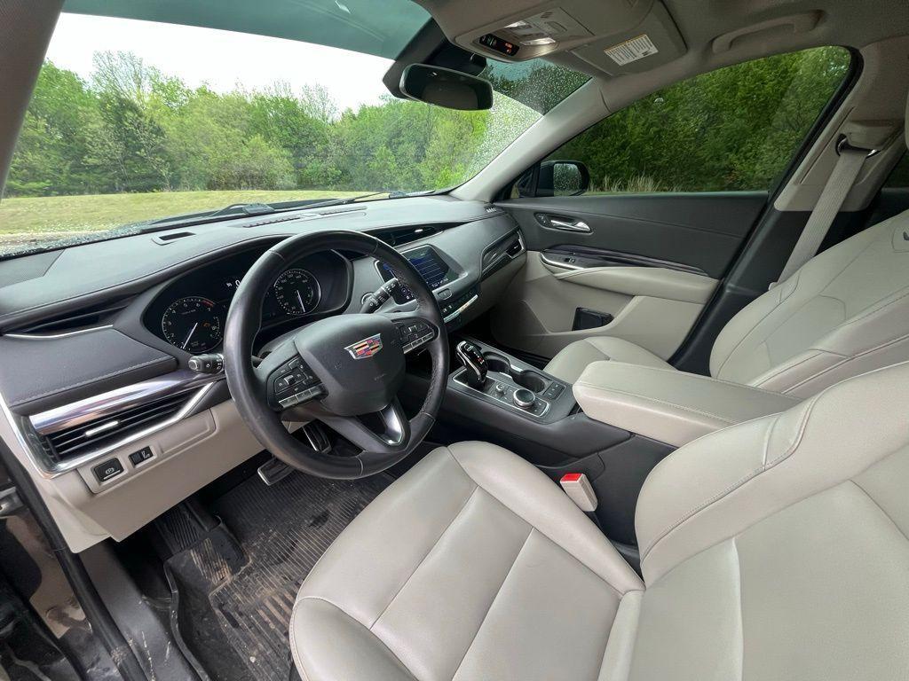 used 2022 Cadillac XT4 car, priced at $18,200