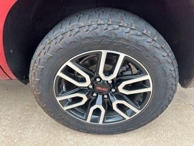 used 2021 GMC Yukon car, priced at $40,687