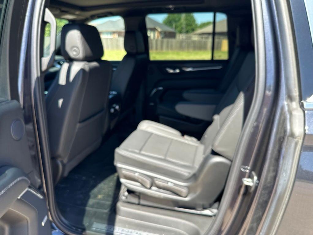 used 2024 GMC Yukon XL car, priced at $76,899