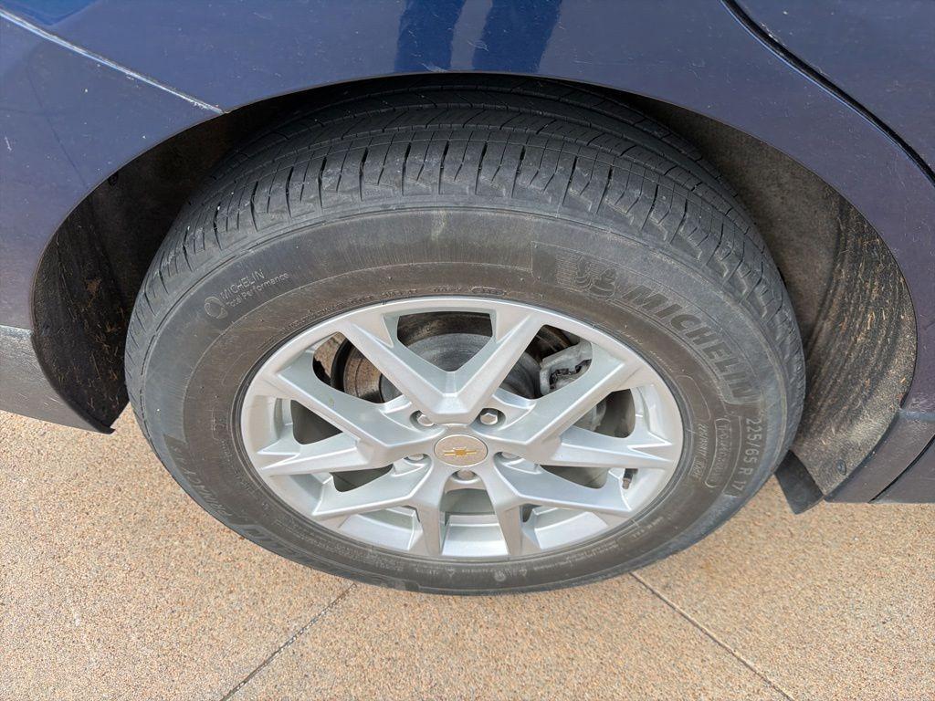 used 2022 Chevrolet Equinox car, priced at $22,749