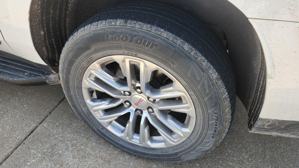 used 2023 GMC Yukon XL car, priced at $41,934