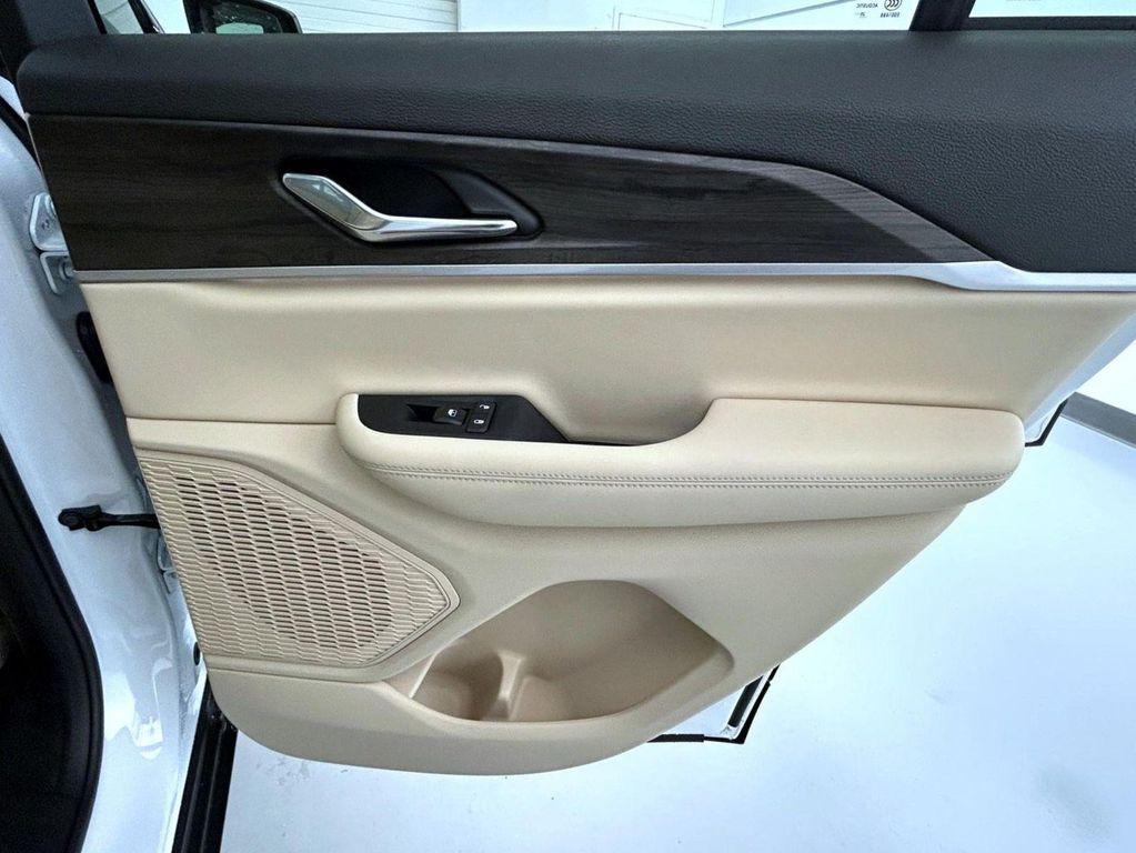 new 2025 Jeep Grand Cherokee car, priced at $43,219