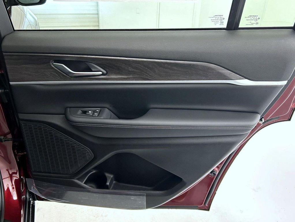 new 2025 Jeep Grand Cherokee L car, priced at $52,214