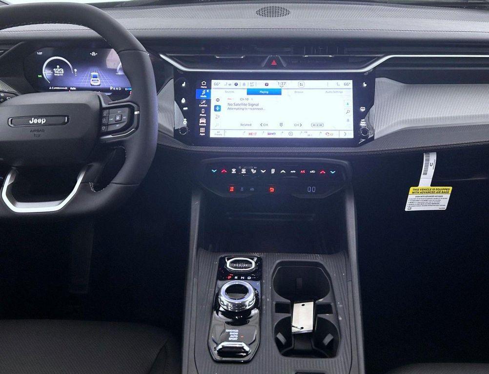 new 2026 Jeep Cherokee car, priced at $39,589