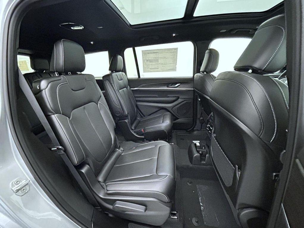 new 2025 Jeep Grand Cherokee L car, priced at $52,214