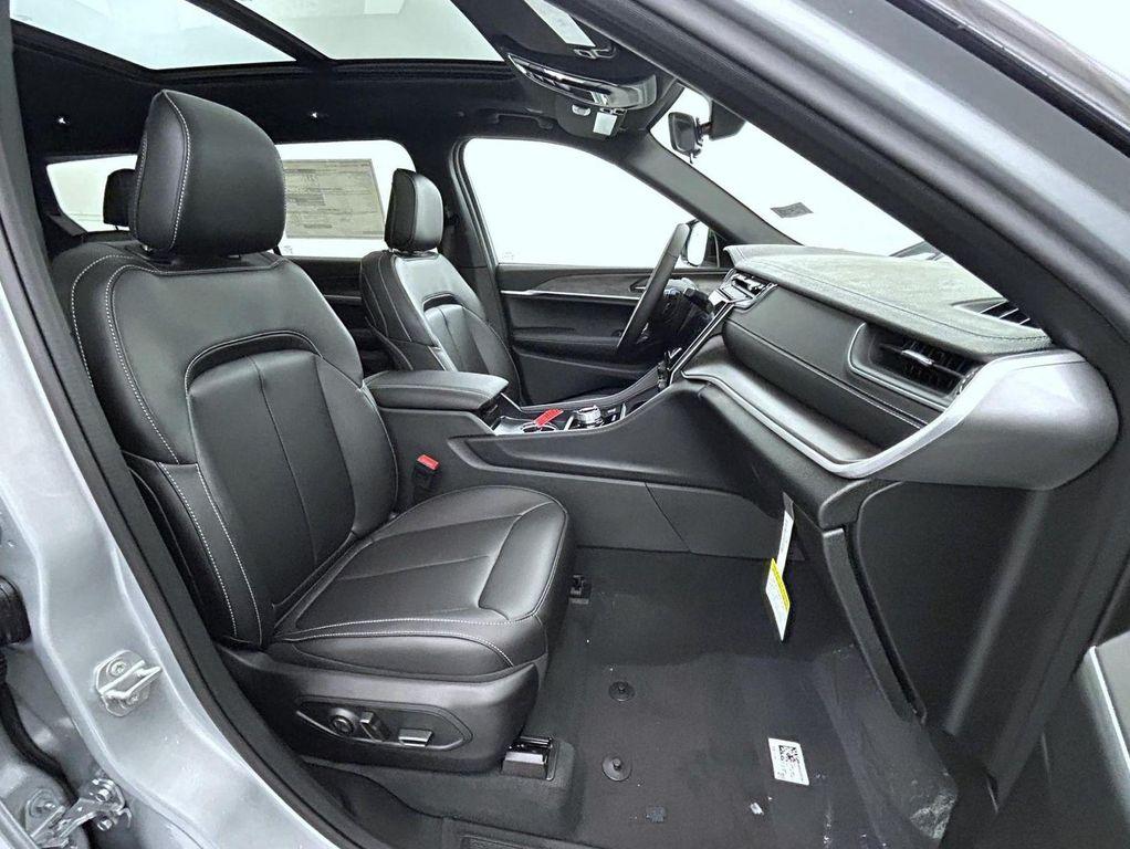 new 2025 Jeep Grand Cherokee L car, priced at $52,214