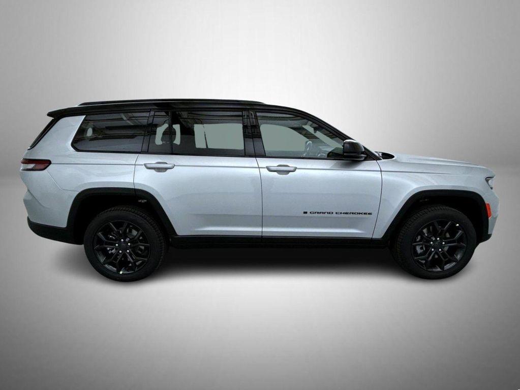 new 2025 Jeep Grand Cherokee L car, priced at $52,214