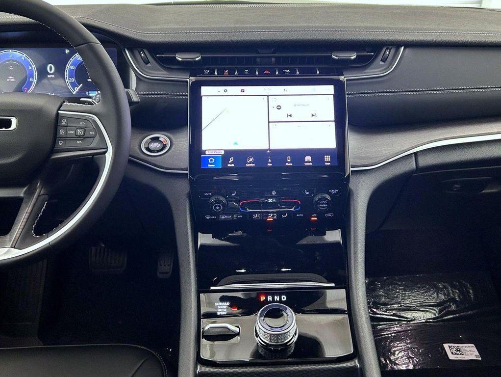 new 2025 Jeep Grand Cherokee L car, priced at $52,214