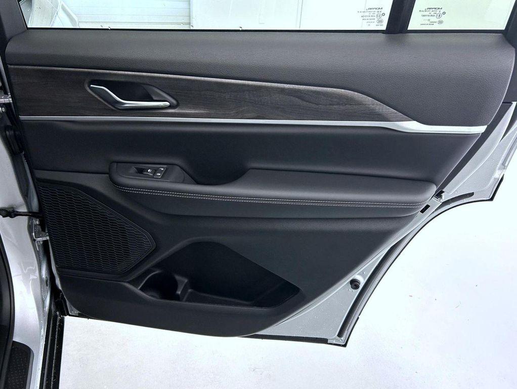 new 2025 Jeep Grand Cherokee L car, priced at $52,214