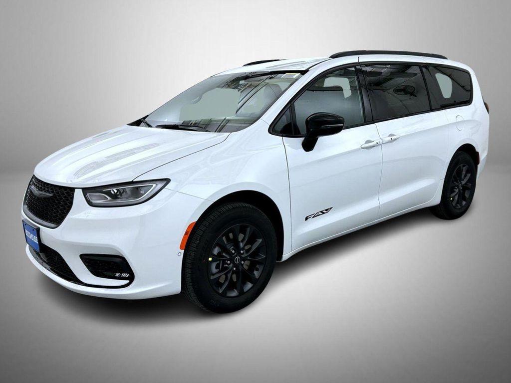new 2026 Chrysler Pacifica car, priced at $49,469