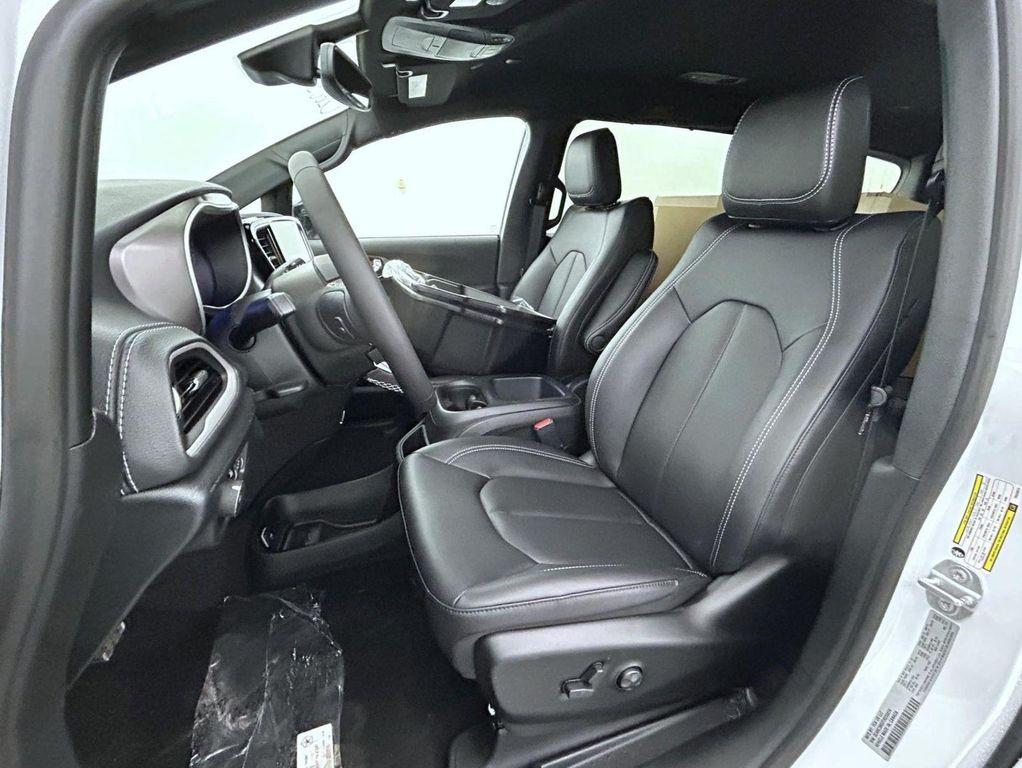 new 2026 Chrysler Pacifica car, priced at $49,469