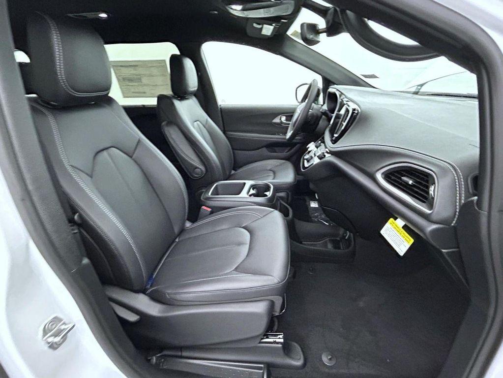 new 2026 Chrysler Pacifica car, priced at $42,553