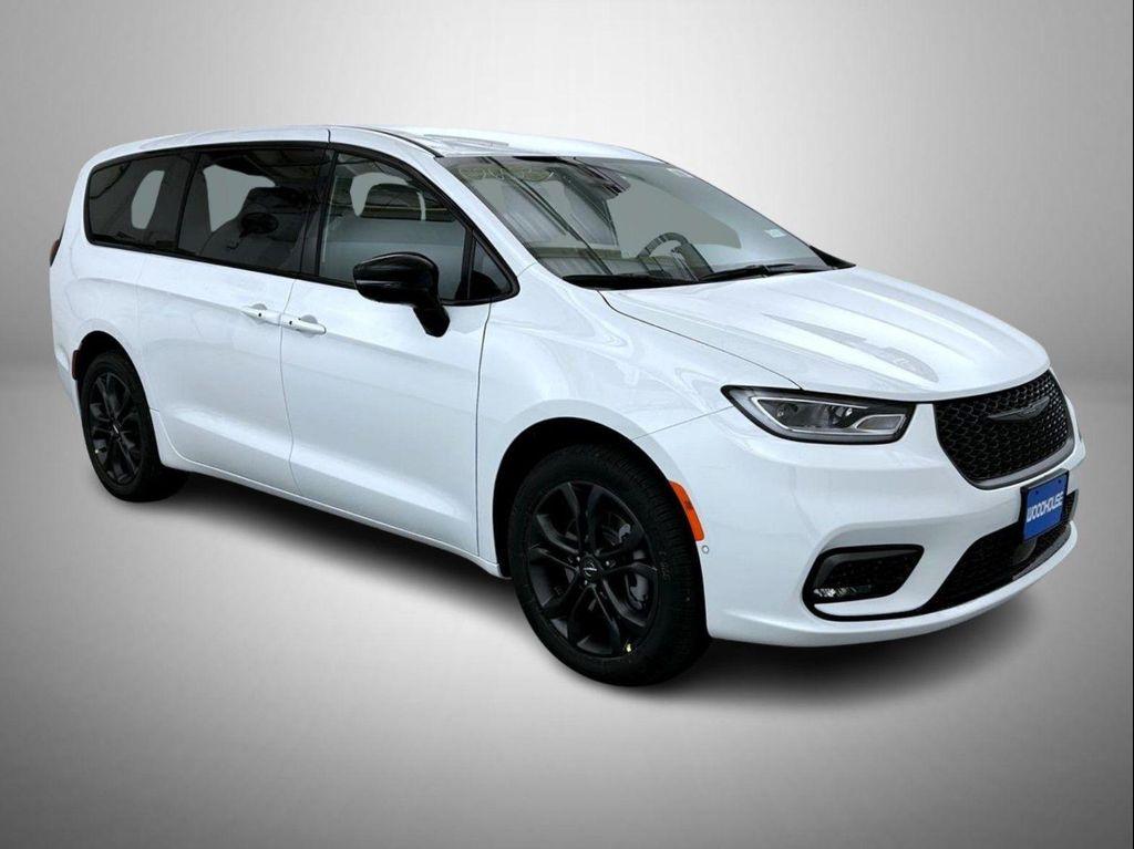 new 2026 Chrysler Pacifica car, priced at $42,553