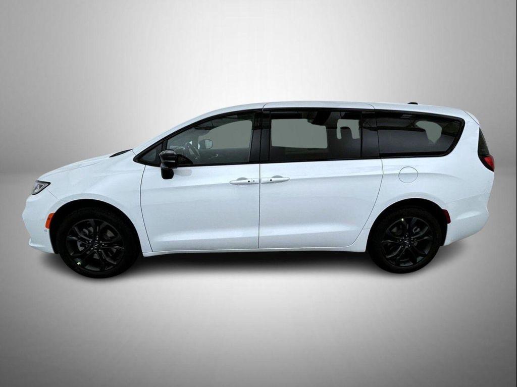 new 2026 Chrysler Pacifica car, priced at $42,553