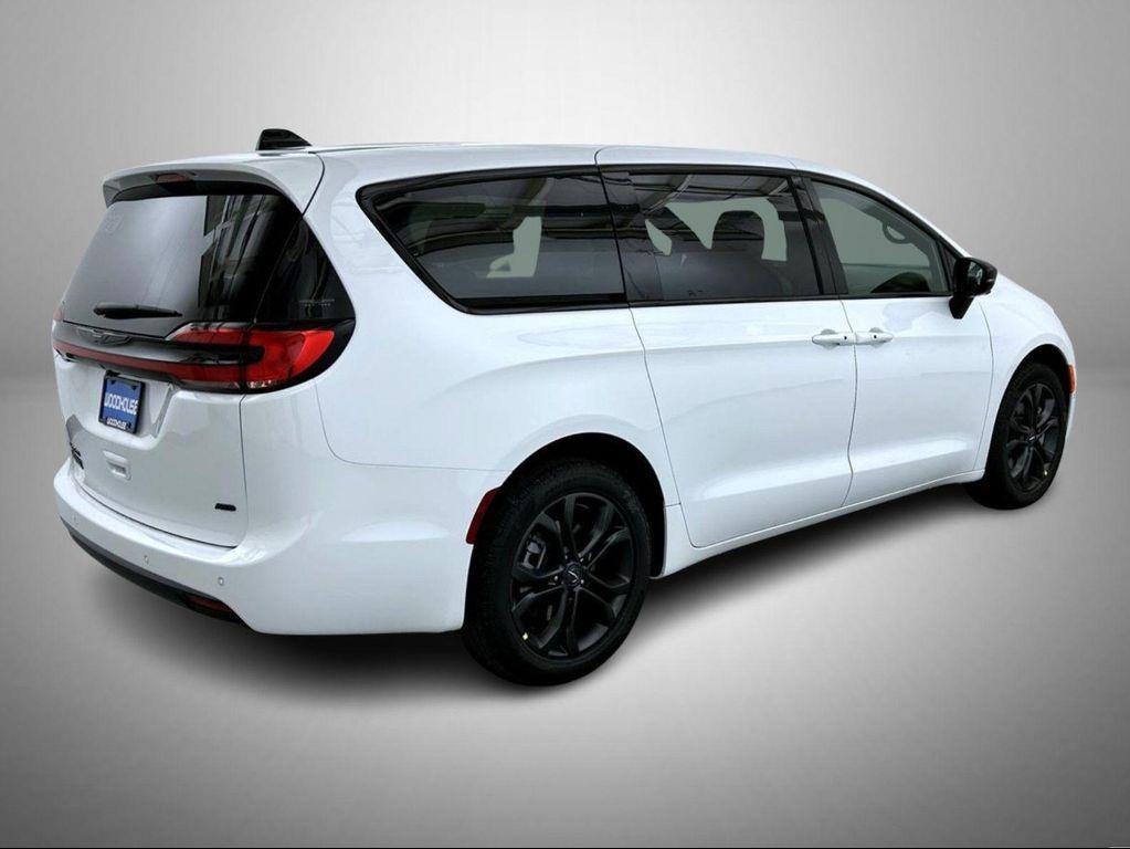 new 2026 Chrysler Pacifica car, priced at $42,553