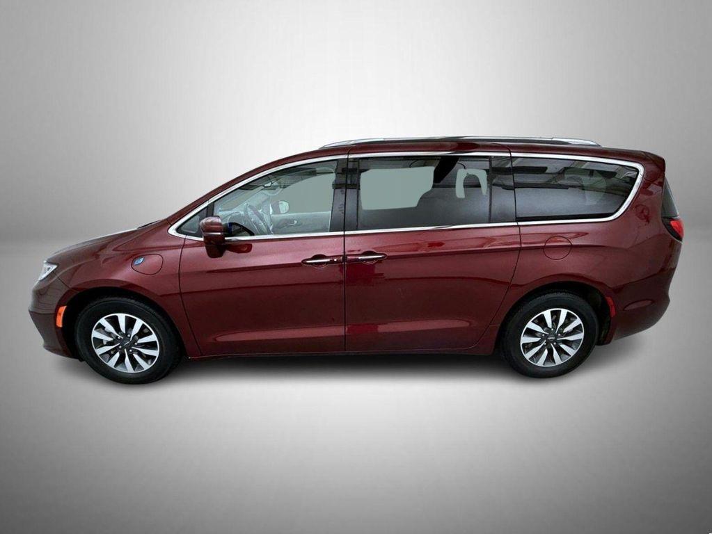 used 2021 Chrysler Pacifica Hybrid car, priced at $19,355