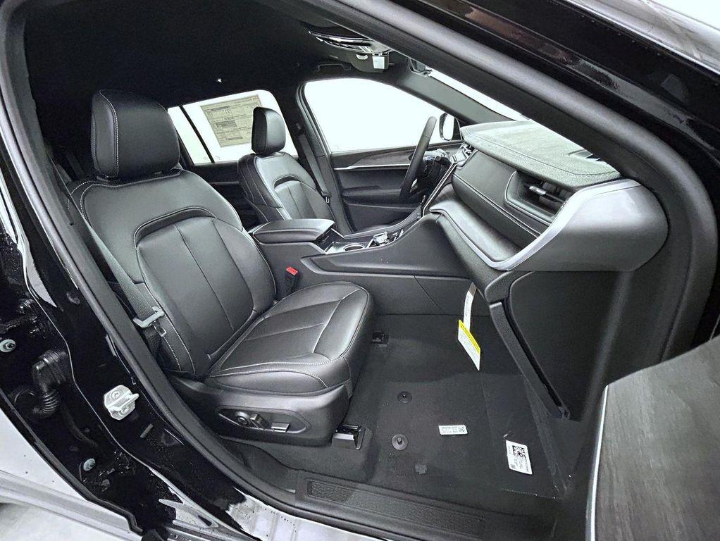 new 2025 Jeep Grand Cherokee L car, priced at $44,445