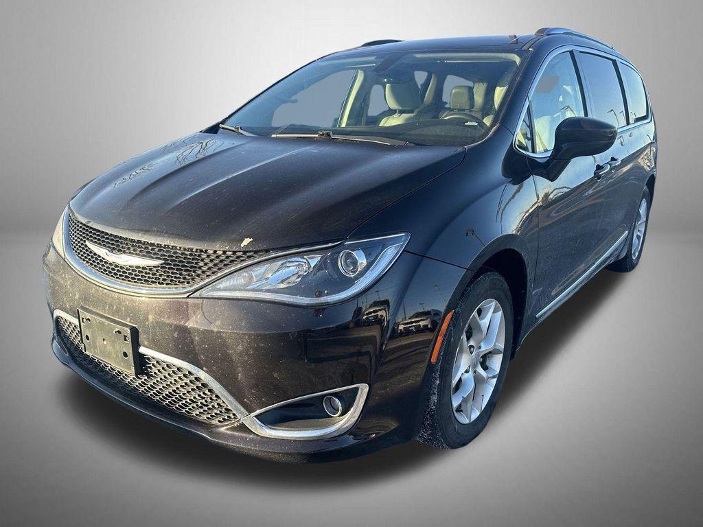used 2018 Chrysler Pacifica car, priced at $10,200