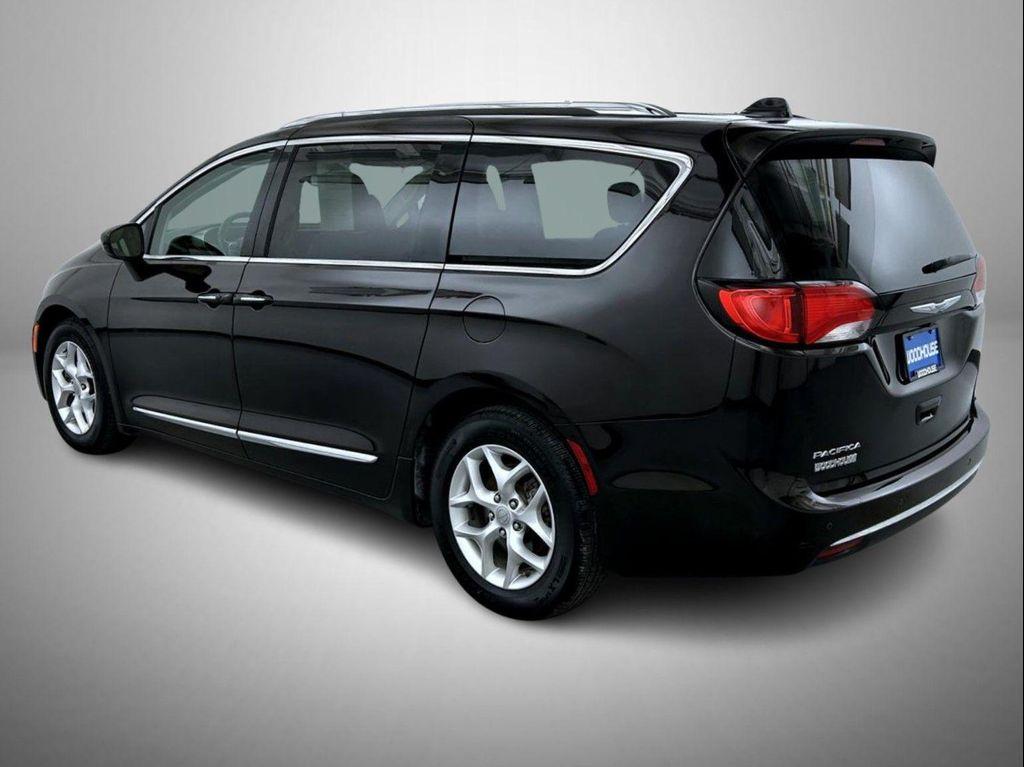 used 2018 Chrysler Pacifica car, priced at $10,291