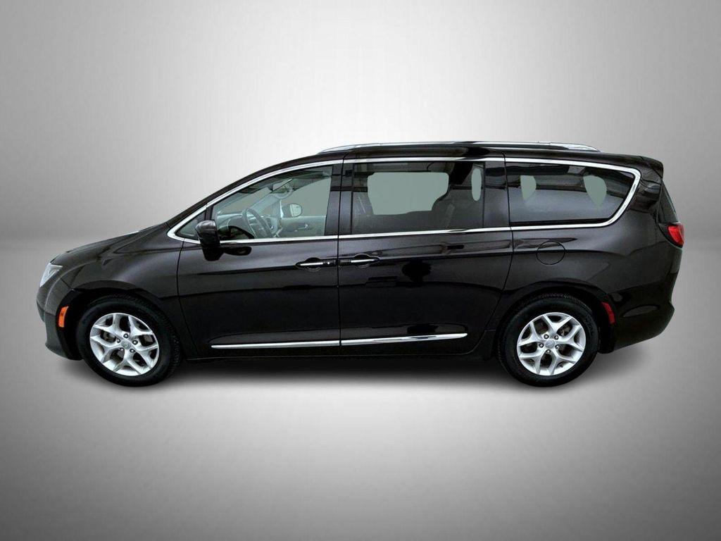 used 2018 Chrysler Pacifica car, priced at $10,291
