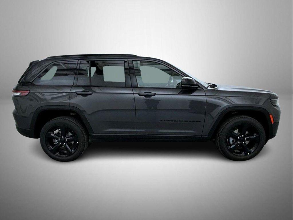 new 2026 Jeep Grand Cherokee car, priced at $45,617