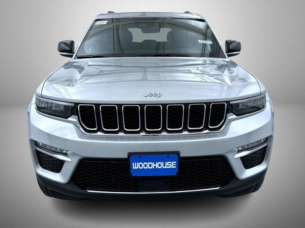new 2025 Jeep Grand Cherokee car, priced at $41,024