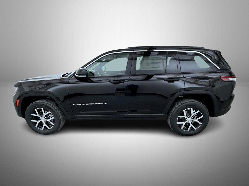 new 2025 Jeep Grand Cherokee car, priced at $40,524