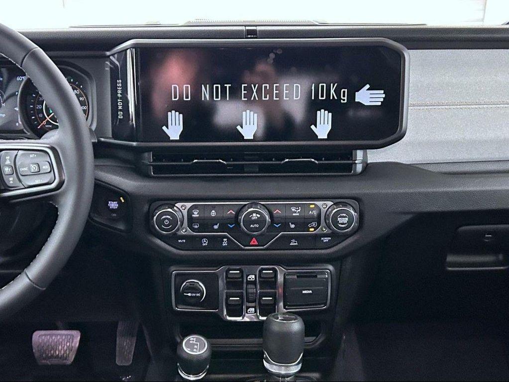 new 2026 Jeep Gladiator car, priced at $41,680