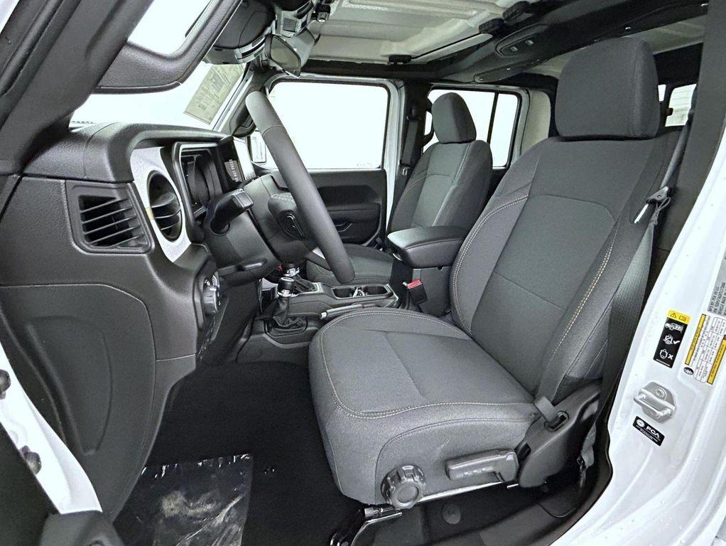 new 2026 Jeep Gladiator car, priced at $41,162