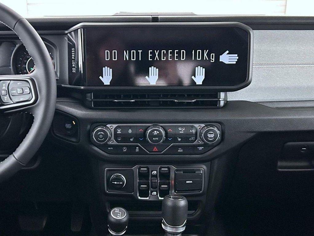 new 2026 Jeep Gladiator car, priced at $41,162