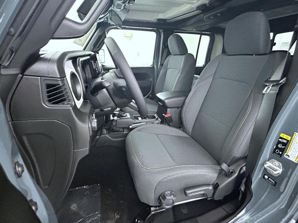new 2026 Jeep Gladiator car, priced at $41,680