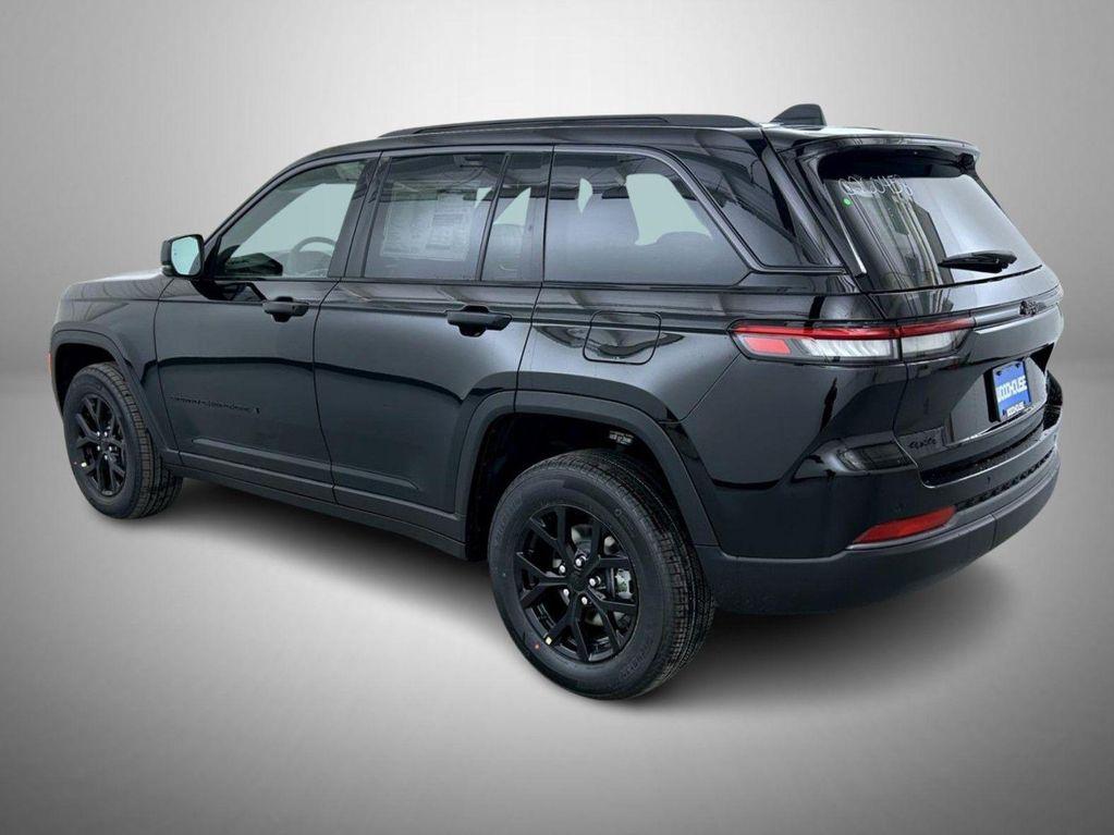new 2026 Jeep Grand Cherokee car, priced at $45,461