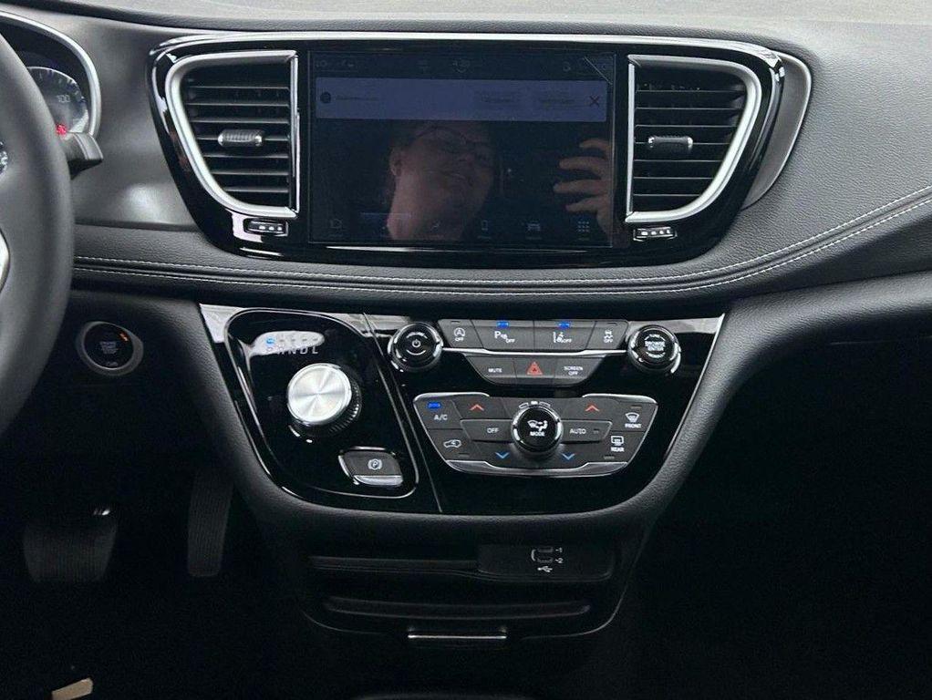 new 2026 Chrysler Pacifica car, priced at $41,826