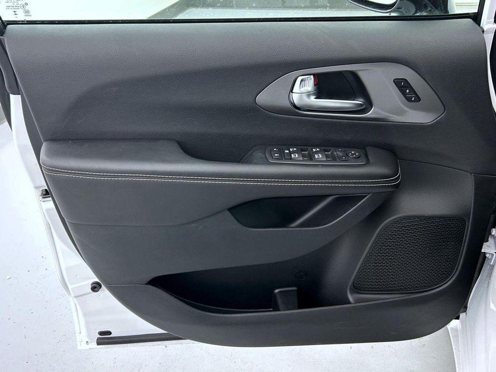 new 2026 Chrysler Pacifica car, priced at $44,656